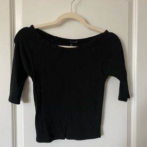 Black mid sleeve crop top